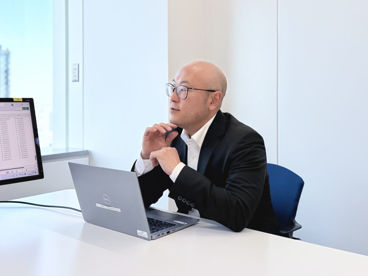 これからの時代に人事に求められることについて真剣な顔で語る 入社後活躍研究所 千葉純平さん。